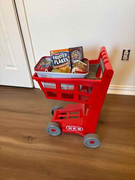Photo of free HEB kids Shopping Cart (McKinney) #1