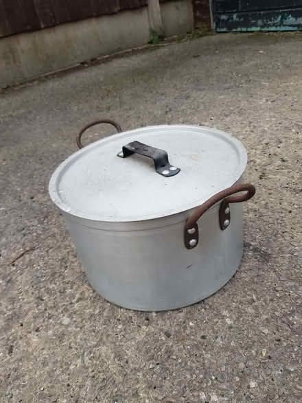 Photo of free Large, sturdy pan (Carleton FY6) #1