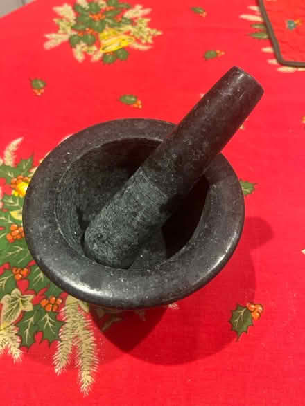 Photo of free Black granite pestle & mortar (Henley-on-Thames RG9) #1