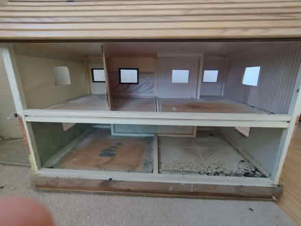 Photo of free Vintage dolls house (Leigh Beck SS8) #4
