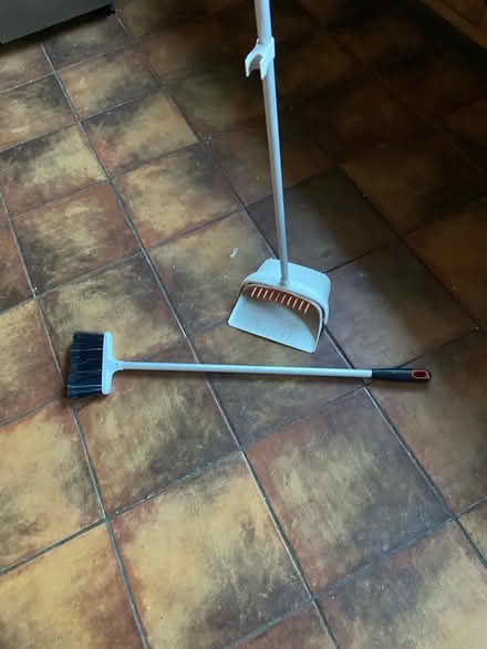 Photo of free Long-handled dustpan & brush (BT10) #2