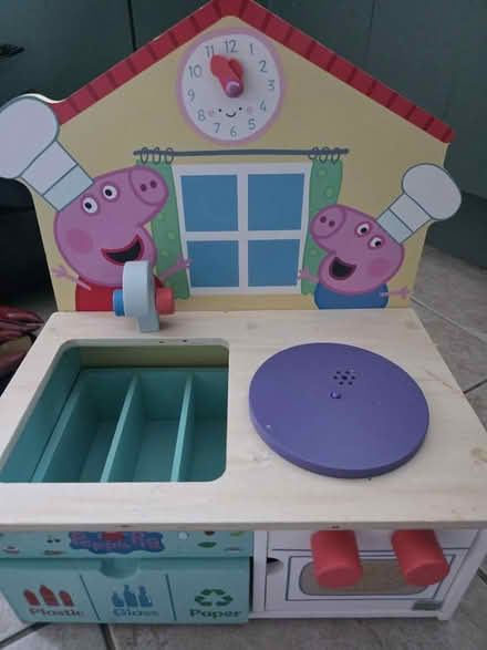 Photo of free Peppa pig kitchen (Hengoed cf82 7fu) #1