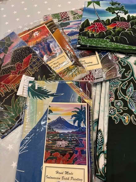 Photo of free Various batik fabric (Shirley CR0) #2