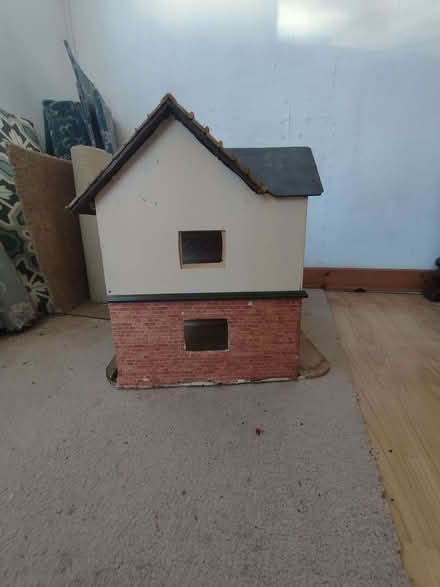 Photo of free Vintage dolls house (Leigh Beck SS8) #3