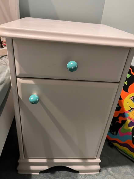 Photo of free White bedroom furniture (VIenna near Meadowlark Gardens) #4