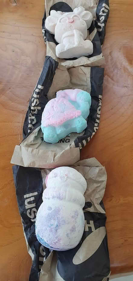 Photo of free 3 Lush bath bombs (Hengistbury Head BH6) #1