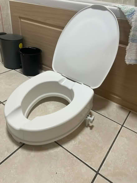 Photo of free Toilet seat riser (Oadby LE2) #2