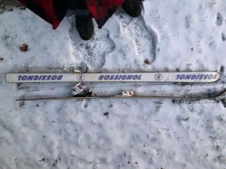 Photo of free Rossignol 160cm downhill skis (Browns Line/Lakeshore) #2