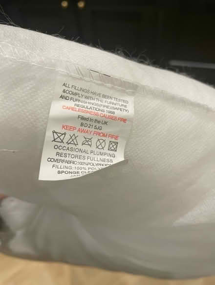 Photo of free Cushion (Dore, S17) #2