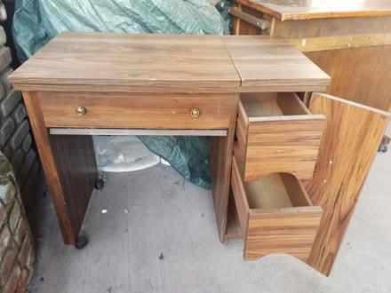 Photo of free fold-out sewing table, xlnt cond'n (Foothill Boulevard Cupertino) #1