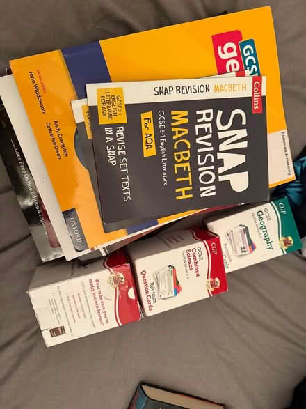 Photo of free GCSE revision guides (Great Barr b43) #1