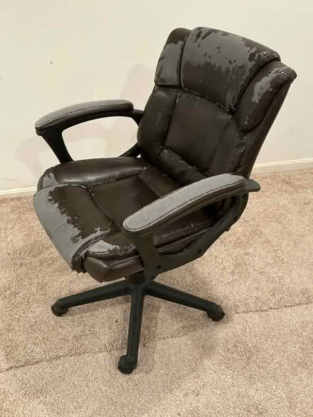 Photo of free Desk Chair (Crownsville-E. Mahogany Lane) #1