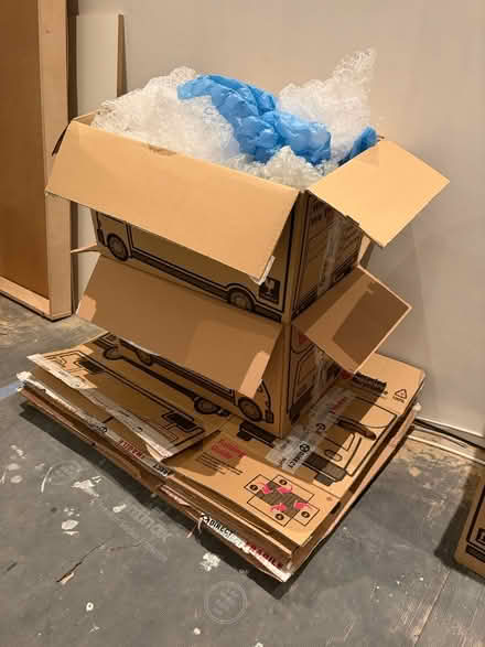 Photo of free 8 x packing boxes with bubble wrap (E11) #1