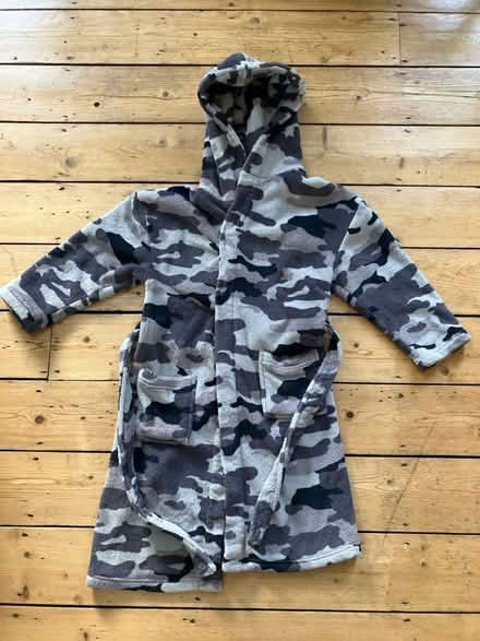 Photo of free Age 9-10 dressing gown (E11 Leytonstone) #1