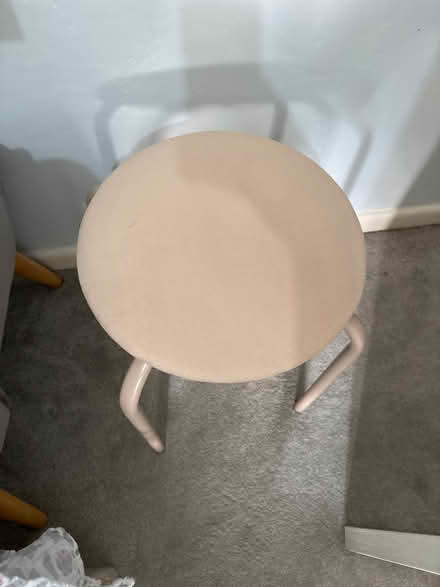 Photo of free Small stool for dressing table (Sk87lp) #2