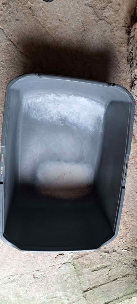 Photo of free Hooded cat litter tray (Presteigne LD8) #2