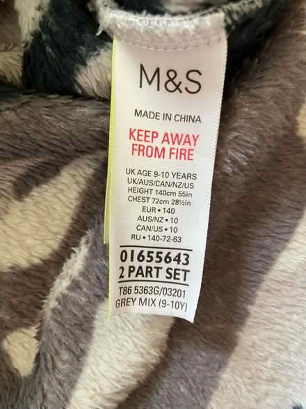 Photo of free Age 9-10 dressing gown (E11 Leytonstone) #2