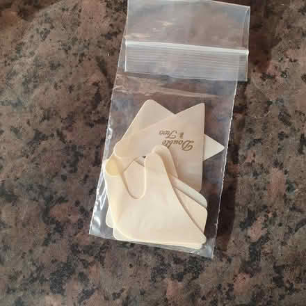 Photo of free Shirt collar stiffeners (DE21) #1