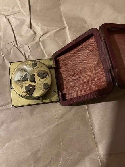Photo of free Vintage travel clock for refurb (Finsbury Park N4) #2