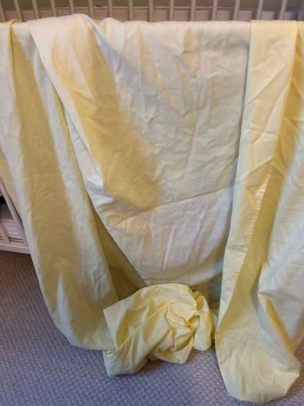 Photo of free Single bed sheet elasticated . 3 foot bed (Malvern Link WR14) #1