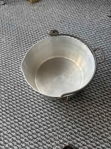 Photo of free Large Saucepan with handle (Kidderminster DY10) #3