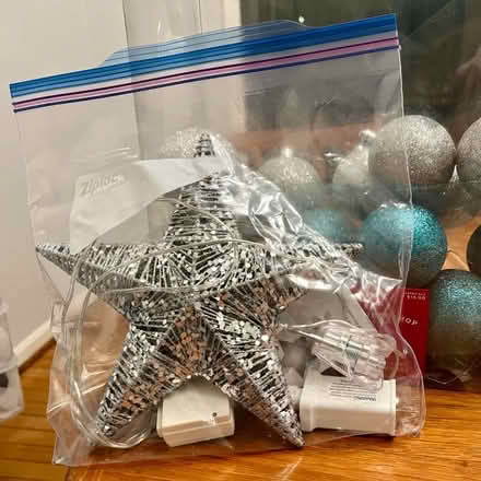 Photo of free Light up Tree star Topper (Columbia) #1