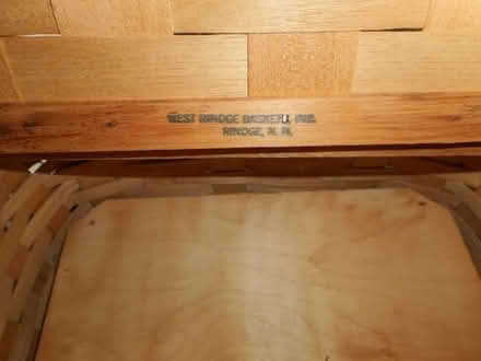 Photo of free wood picnic basket #1