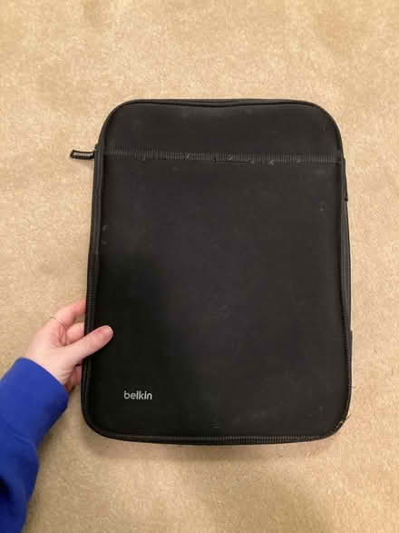 Photo of free belkin laptop case (SW12) #1