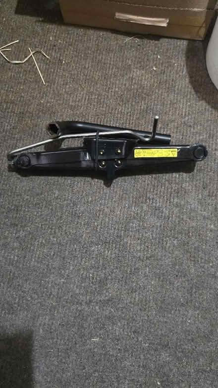 Photo of free Car jack and wheel spanner (IP4) #1