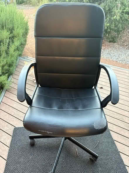 Photo of free office chair (Canberra/Queanbeyan) #1