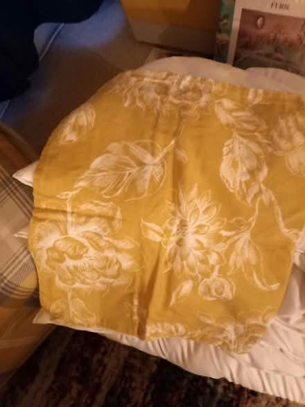 Photo of free Super King bedding (Upper Avenue Eastbourne.) #2