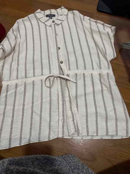 Photo of free Nice top (Green lanes N4) #1