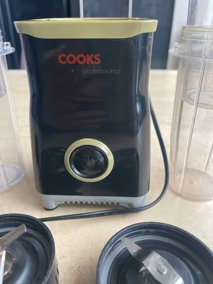 Photo of free Cooks professional small blender (Heswall CH60) #2