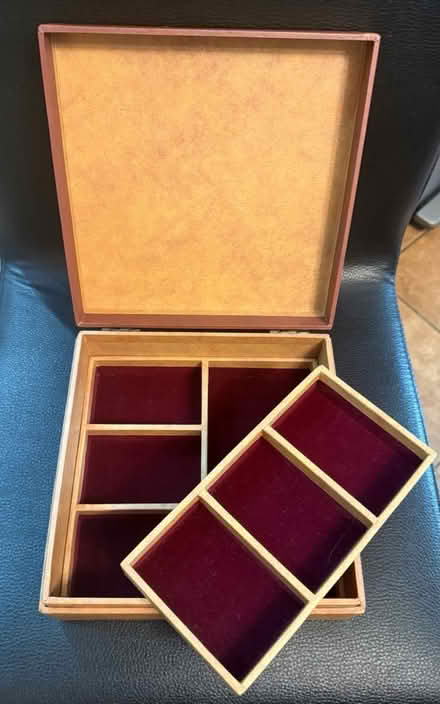 Photo of free Square jewellery box (Mississauga/ Streetsville) #3