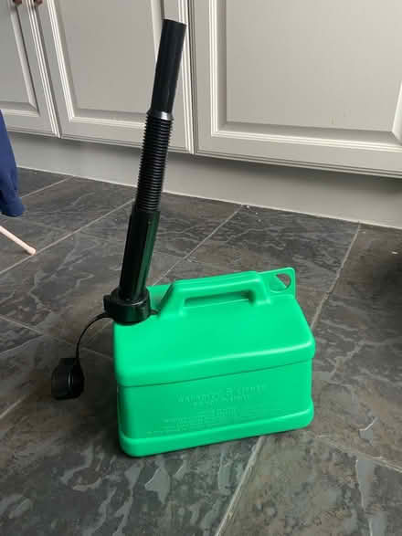 Photo of free Petrol can / Jerry can 5 litres (Chingford E4) #3