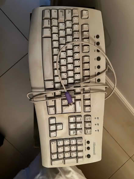 Photo of free Microsoft keyboard (Horsell) #1