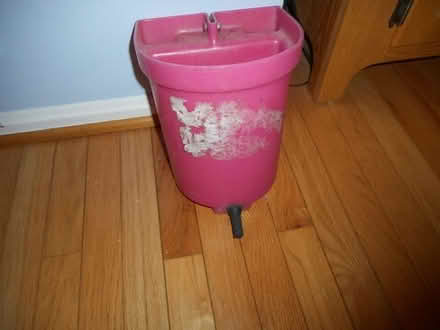 Photo of free lamb fence feeder #1