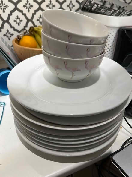 Photo of free Plates and bowls (OX1 henwood) #1