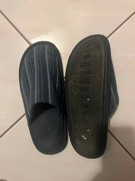 Photo of free Men slippers (Orléans) #1