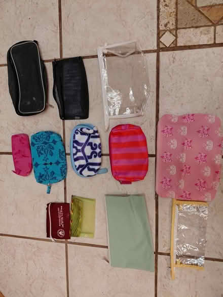 Photo of free Travel/cosmetics bags (Juanita (Kirkland)) #1