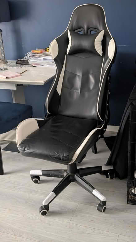 Photo of free Chair (BN27) #1