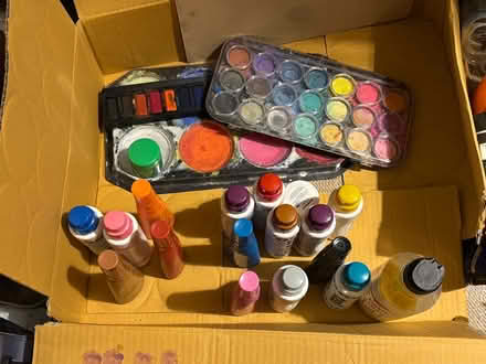 Photo of free Paint pens and paints (MK45 Ampthill) #1