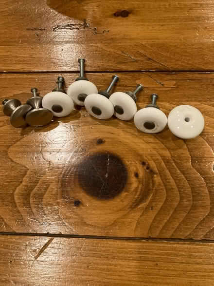 Photo of free Drawer/cabinet knobs (Havertown) #1