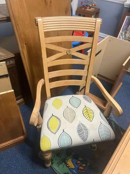 Photo of free Dining room table and 6 chairs (Norham Manor OX2) #4