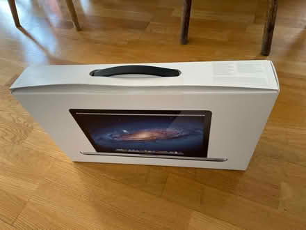 Photo of free MacBook Pro box (no laptop) (Stepney E1) #2