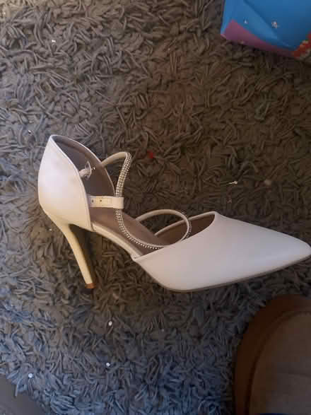 Photo of free Size 6 white high heels (Slough SL3) #1