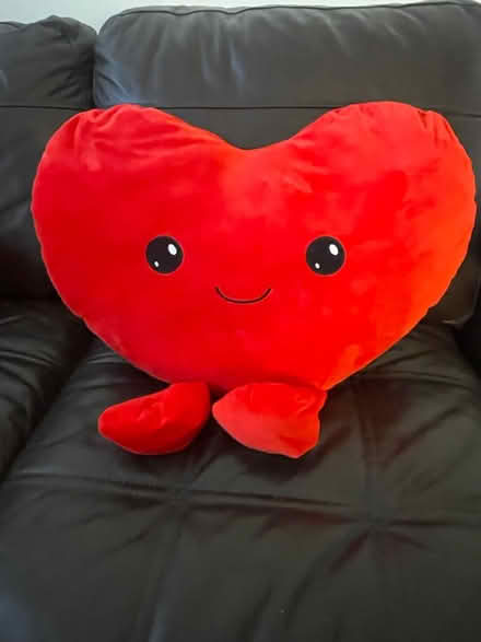 Photo of free Heart shape cushion (DA16) #1