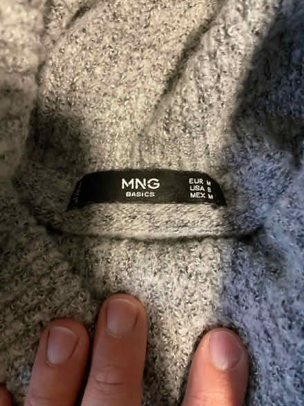 Photo of free Women’s sweater (NE DC 20018) #2