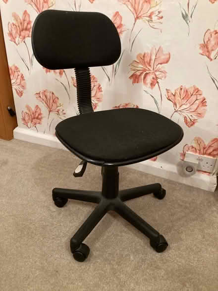 Photo of free Swivel chair (Motspur Park KT3) #1