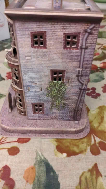 Photo of free Harry Potter Cardboard House Model (BN8) #3